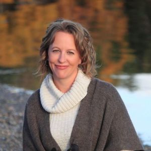 Photo of agent Trina Sheaves