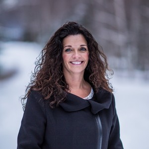 Photo of agent Zena Park